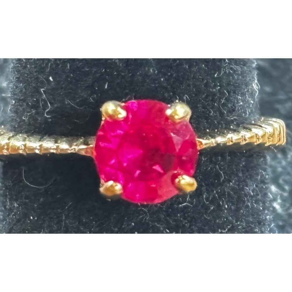 LINDENWOLD Vintage .93 CT Red Ruby Yellow Gold Plated Ring Size 7